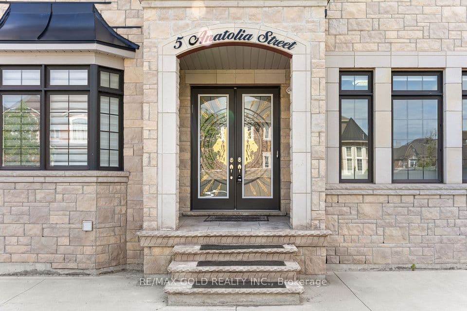 5 Anatolia Street, Brampton, ON L6P 4L3 – photo 3