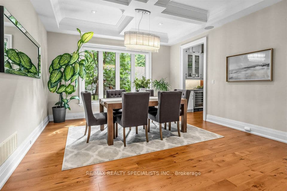 1534 Trotwood Avenue, Mississauga, ON L5G 3Z9 – photo 3