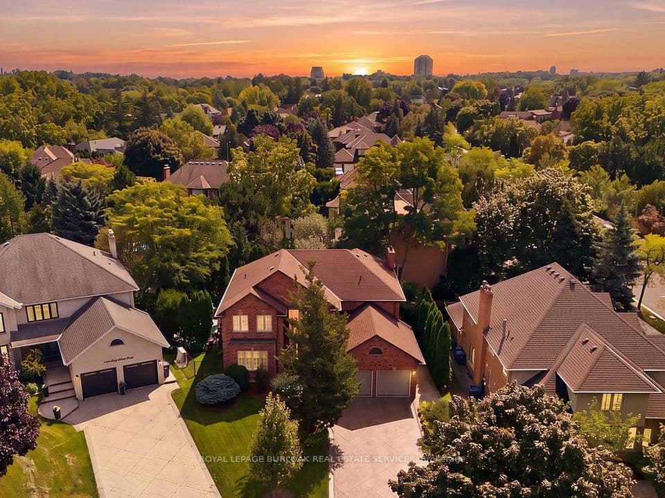 1820 Shady Creek Court, Mississauga, ON L5L 3W2 – main photo