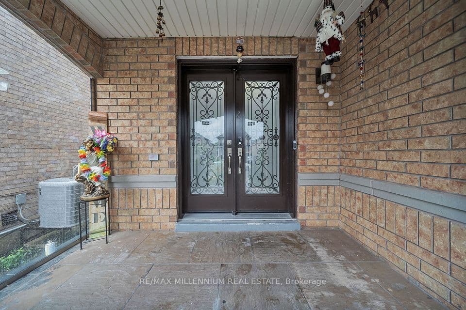 54 Buick Boulevard, Brampton, ON L7A 3X7 – photo 2