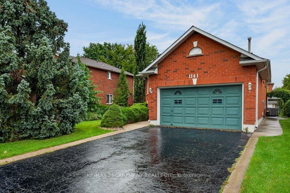 1141 Lockhart Road, Burlington, ON L7S 1G8 – photo 2