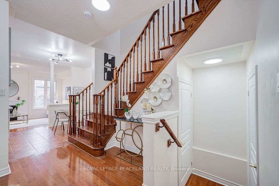 3074 Doyle Street, Mississauga, ON L5M 0M9 – photo 2