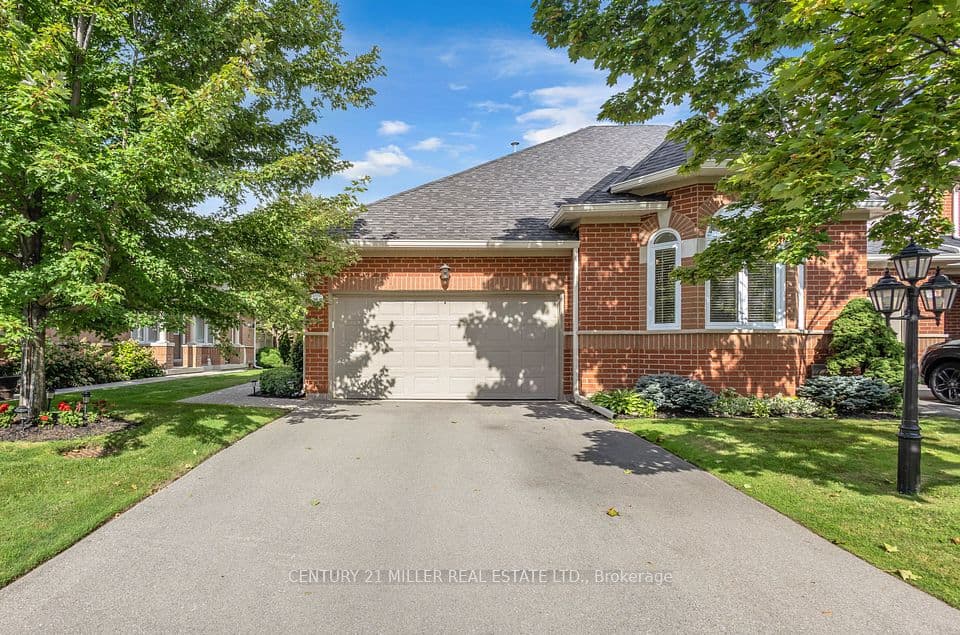 2175 Country Club Drive 4, Burlington, ON L7M 4H9 – main photo