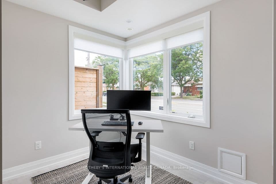 1130C Islington Avenue, Toronto, ON M8Z 4S4 – photo 3
