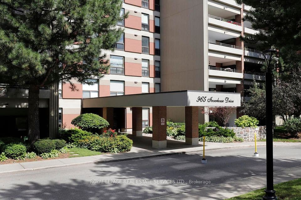 965 Inverhouse Drive 1103, Mississauga, ON L5J 4B4 – main photo