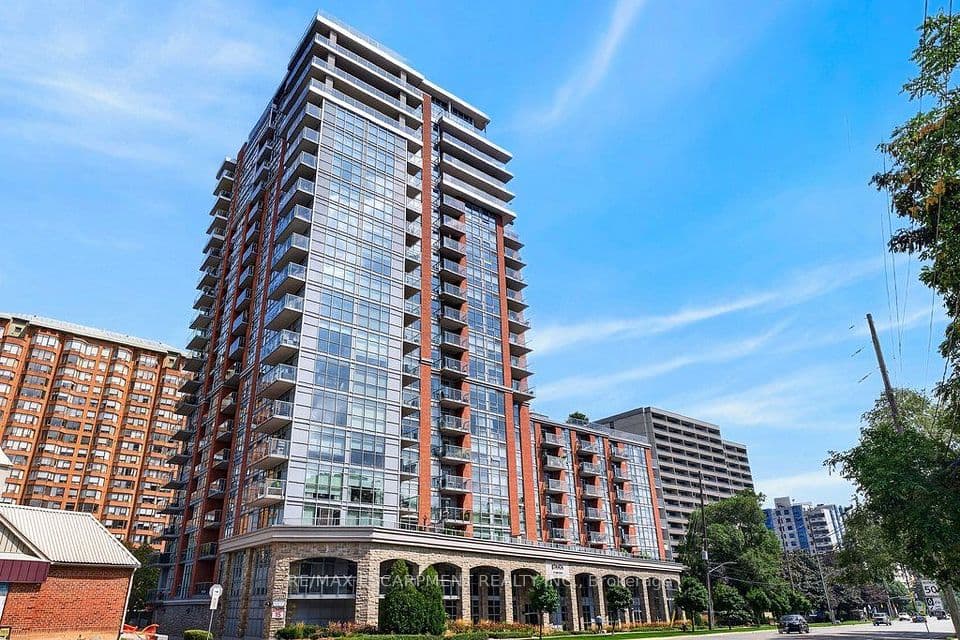 551 Maple Avenue 612, Burlington, ON L7S 1M7 – main photo