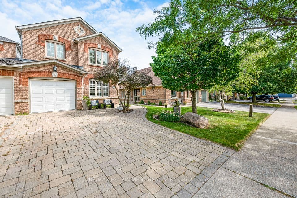 4013 Jarvis Crescent, Burlington, ON L7M 4K4 – main photo