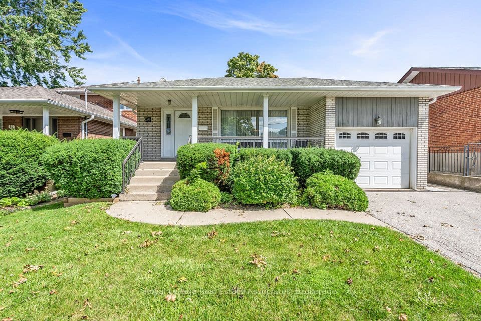 59 Stapleton Drive, Toronto, ON M9R 2Z8 – main photo