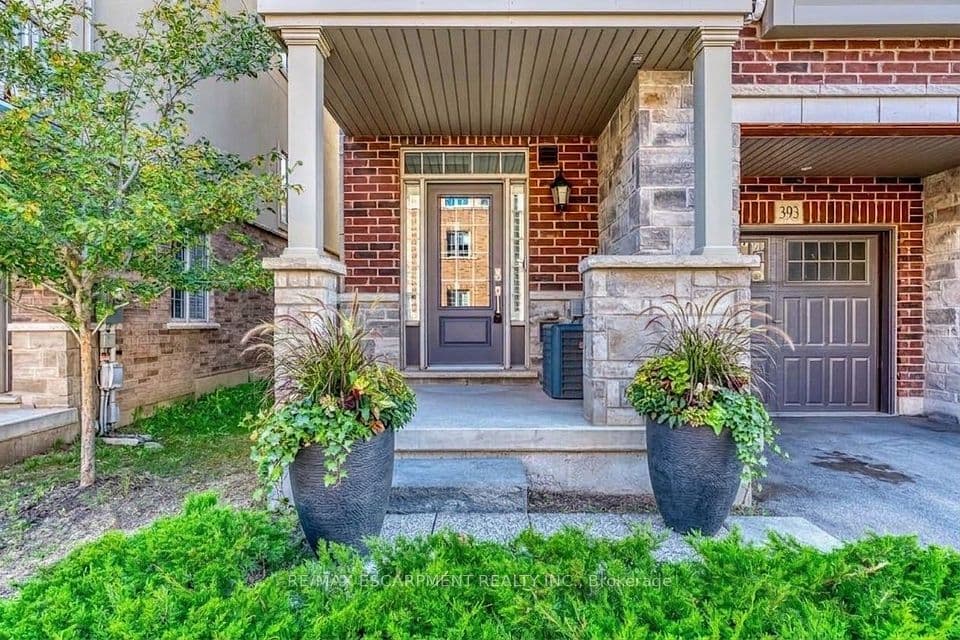 393 Grantham Common, Oakville, ON L6H 7E3 – photo 2
