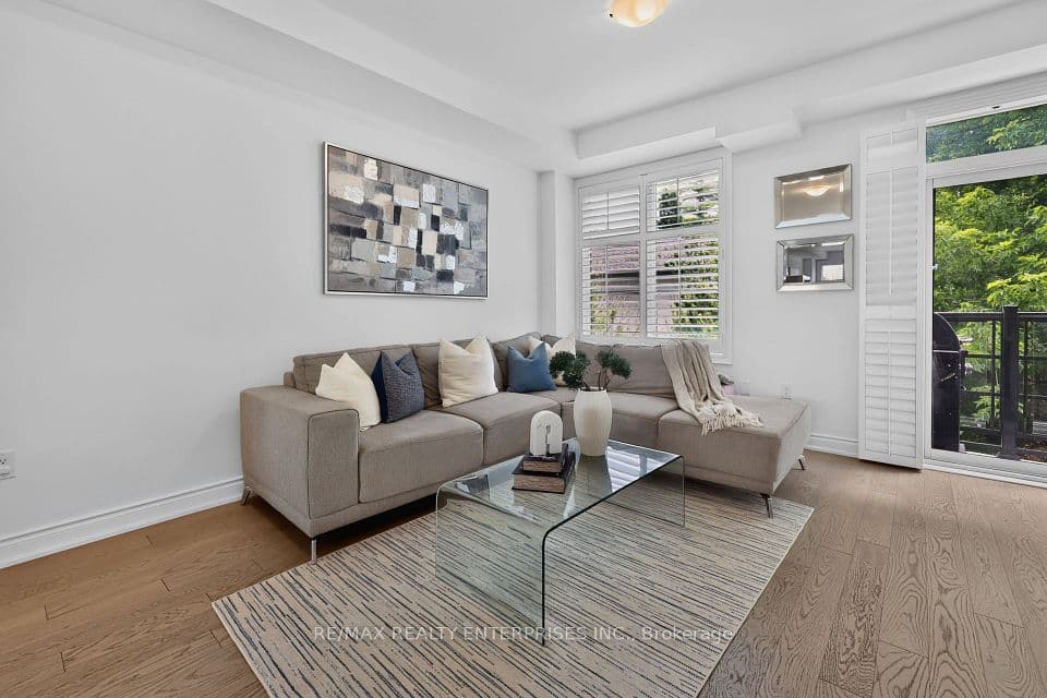 656 Tupelo Court, Mississauga, ON L5G 0C4 – photo 3