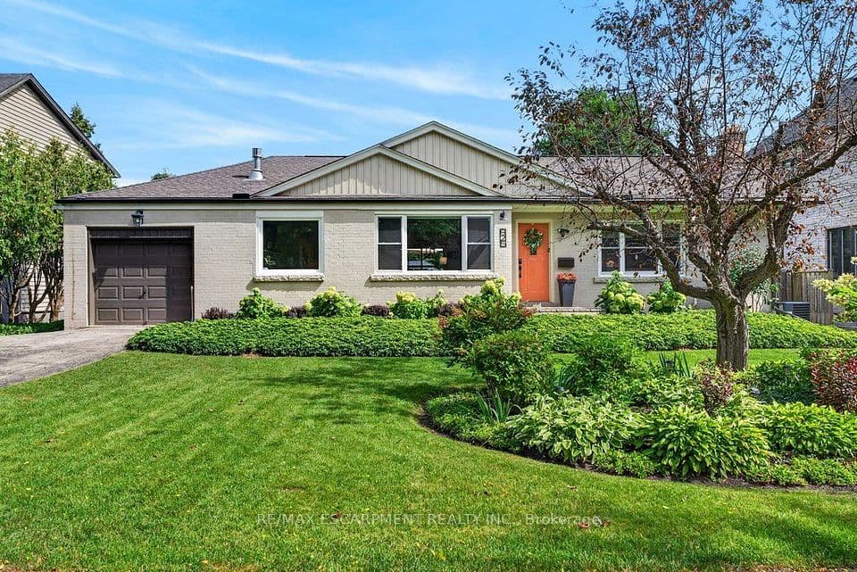 825 King Road, Burlington, ON L7T 3K8 – main photo