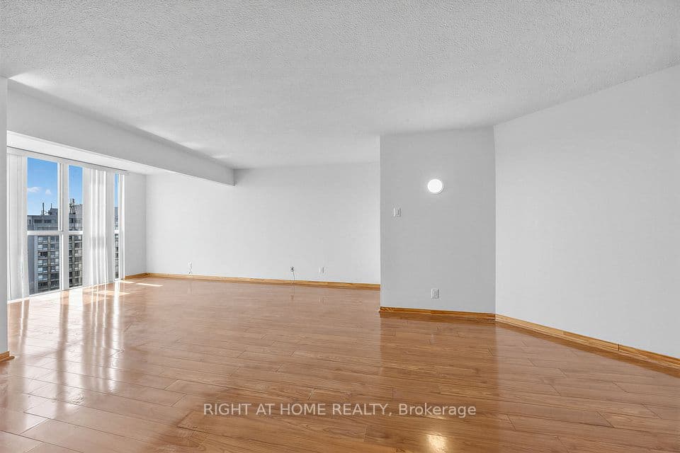 41 Markbrook Lane 1711, Toronto, ON M9V 5E6 – photo 2
