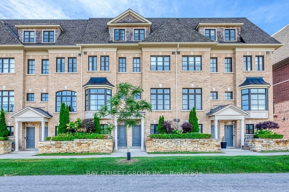 2172 Trafalgar Road #21, Oakville, ON L6H 0N3 – main photo