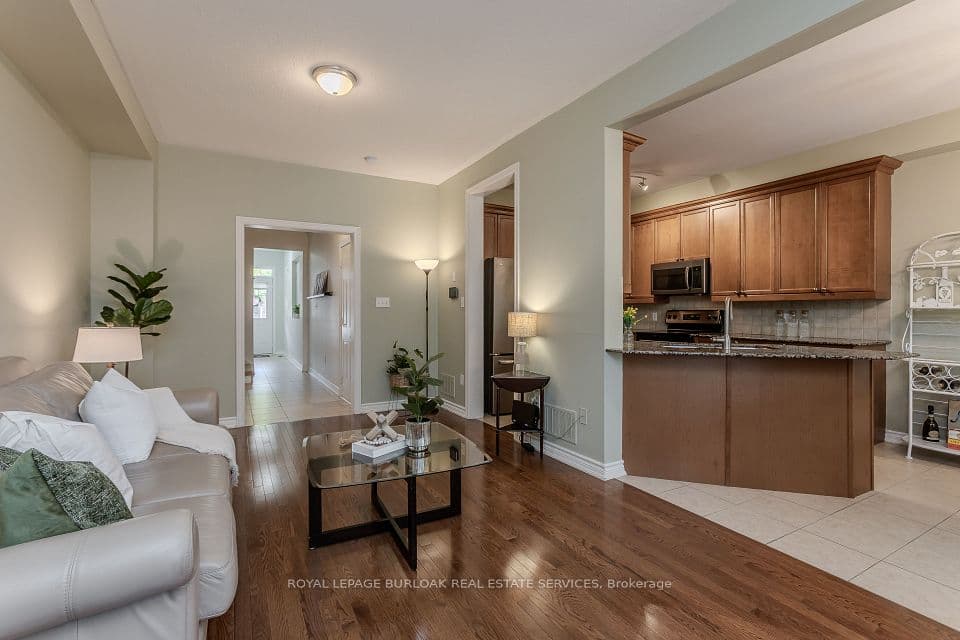 2410 Woodward Avenue 4, Burlington, ON L7R 1T9 – photo 3