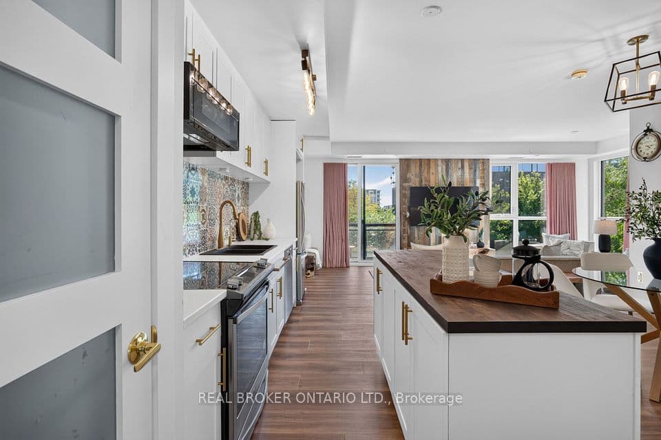168 Sabina Drive 214, Oakville, ON L6W 0W5 – photo 2