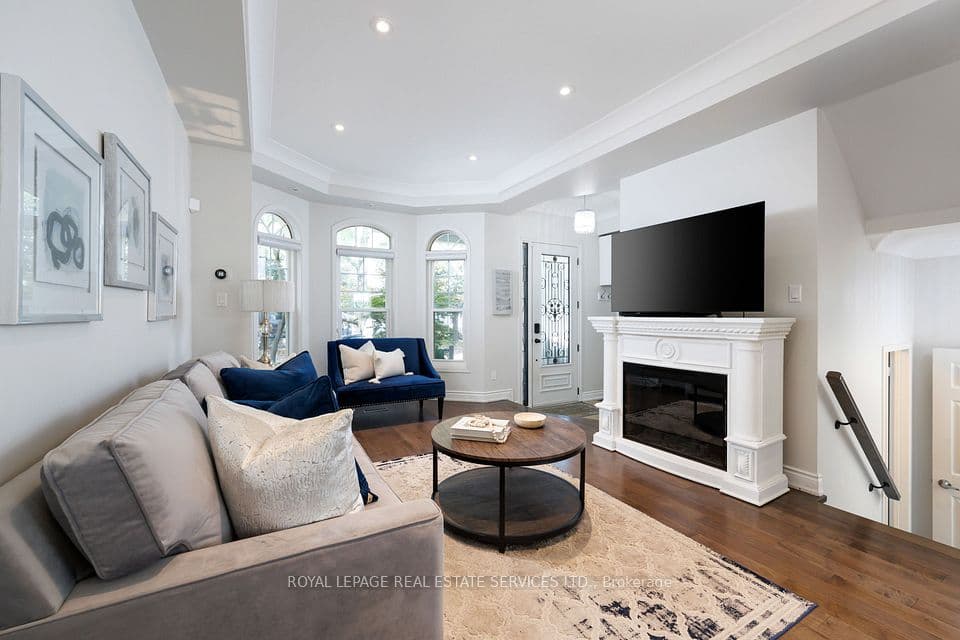 184 Gatwick Drive, Oakville, ON L6H 6N1 – photo 2