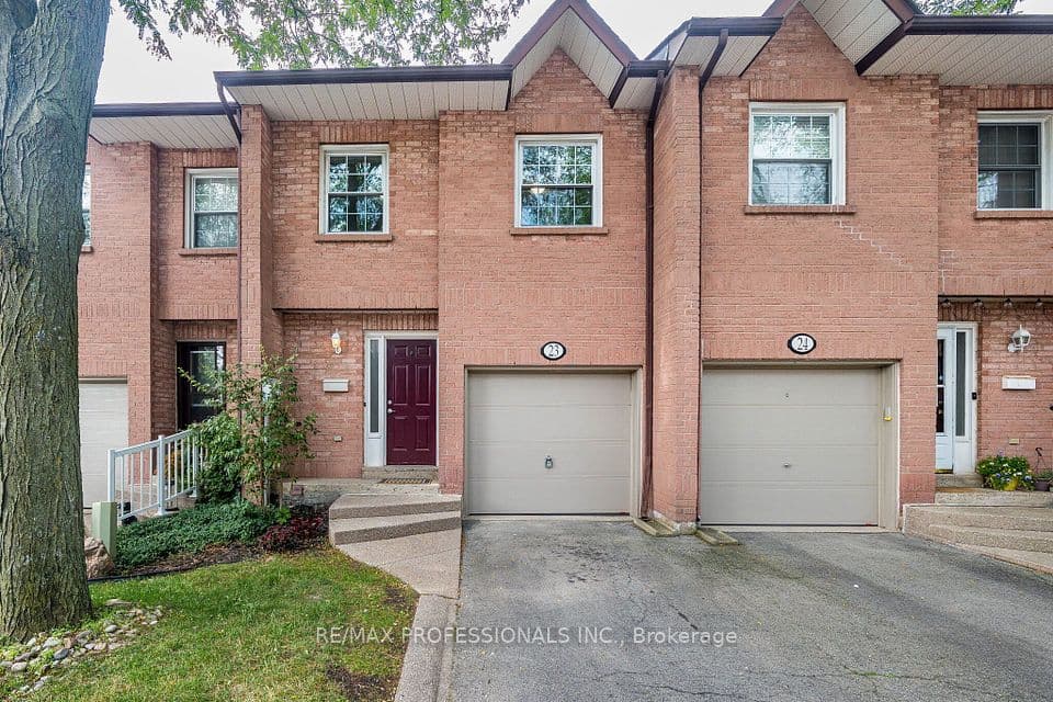 2004 Glenada Crescent 23, Oakville, ON L6H 5P5 – photo 2