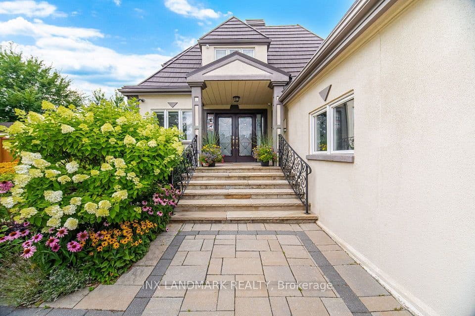 1497 Bancroft Drive, Mississauga, ON L5V 1M3 – photo 3