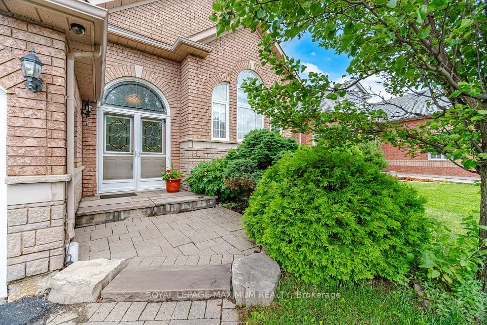 34 Kirkwood Crescent, Caledon, ON L7C 1B8 – photo 2
