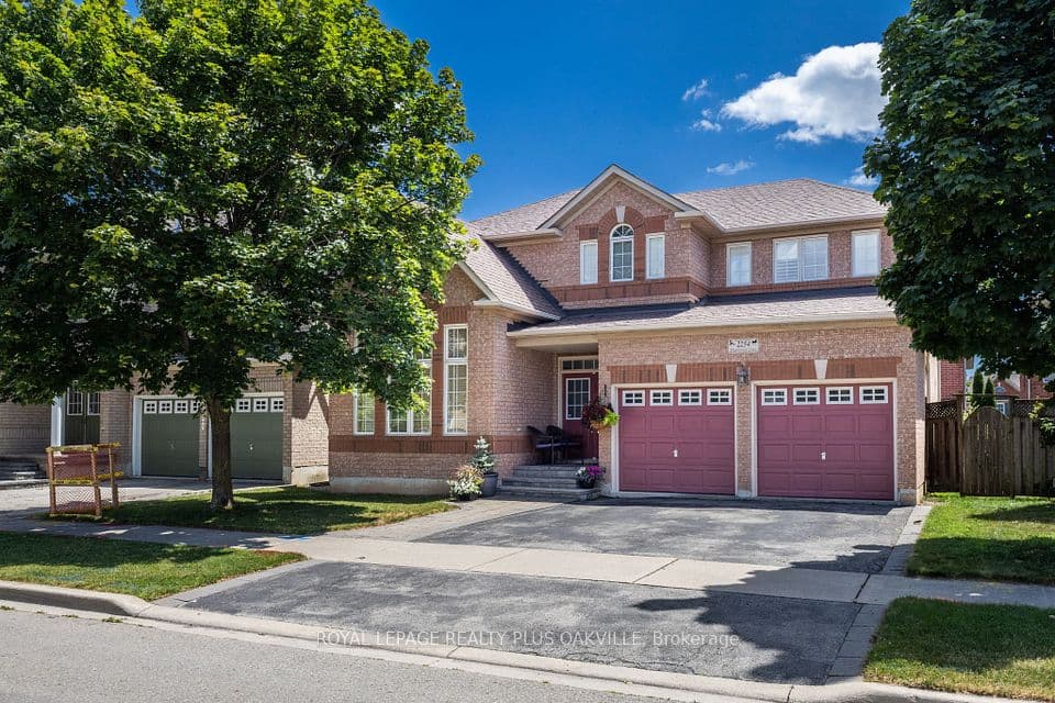 2254 Dunforest Crescent, Oakville, ON L6M 4X3 – photo 2