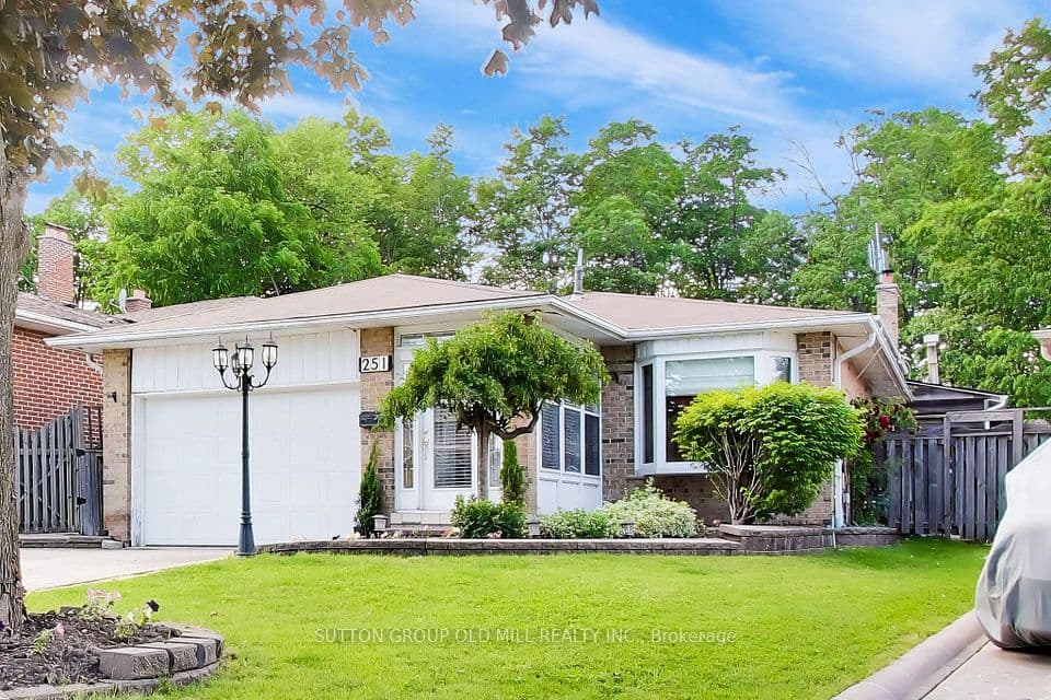 251 Chalfield Lane, Mississauga, ON L4Z 1L1 – main photo