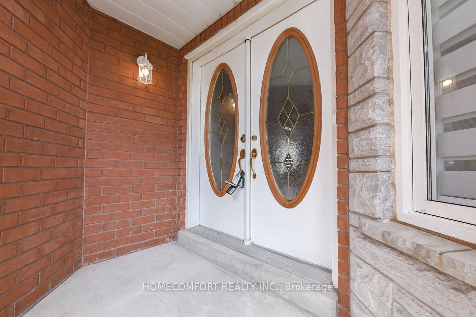 3557 old orchard park Drive, Mississauga, ON L5B 4E3 – photo 3