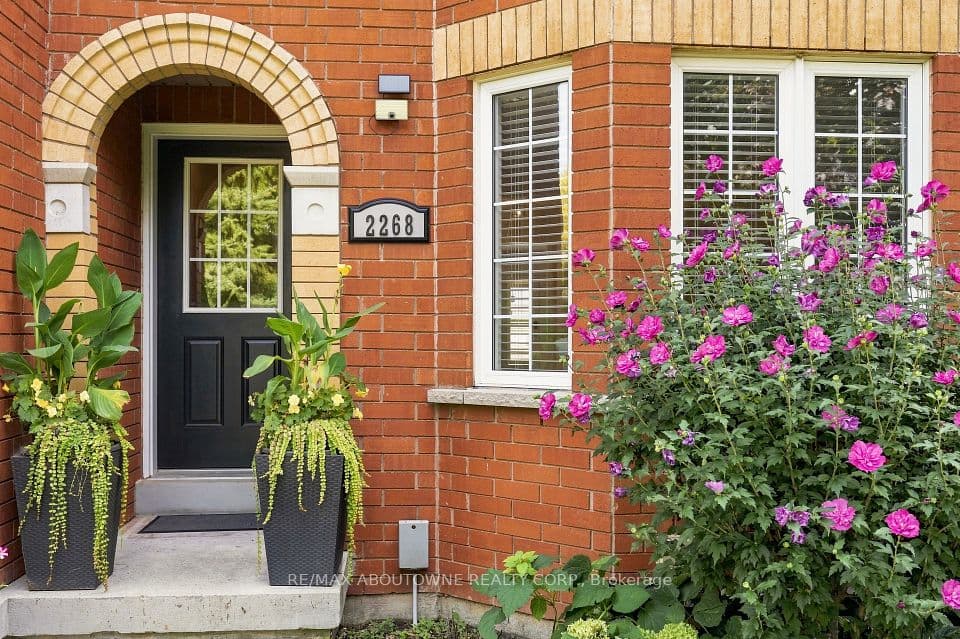 2268 Westoak Trails Boulevard, Oakville, ON L6M 4B3 – photo 3