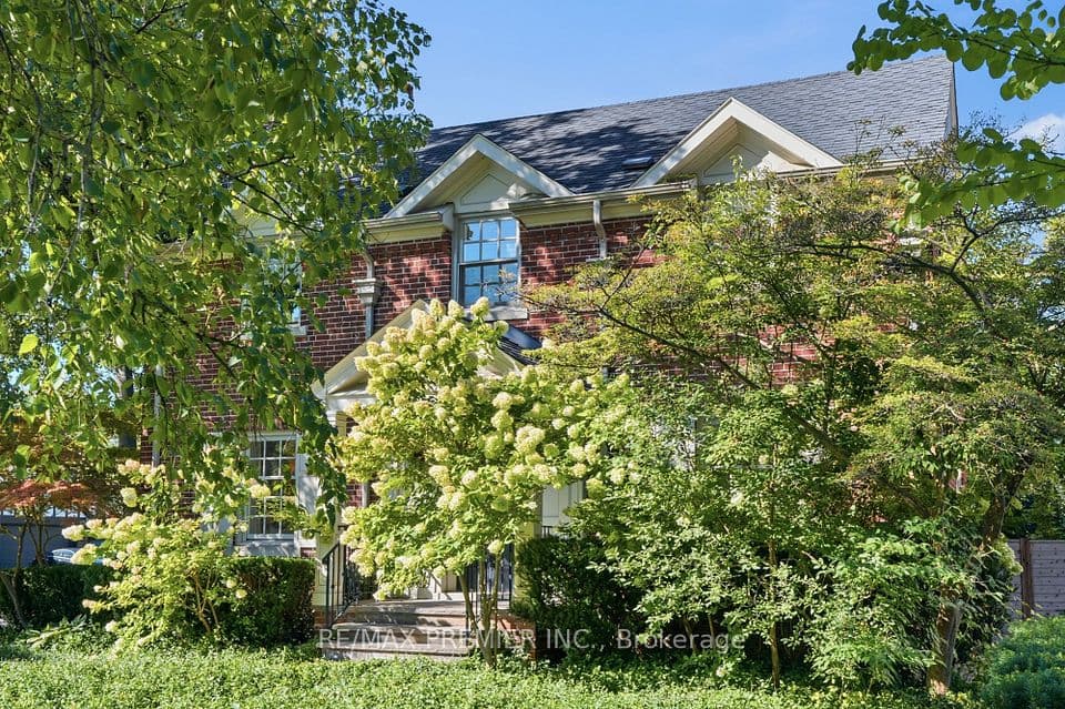 132 The Kingsway, Toronto, ON M8X 2V3 – photo 3
