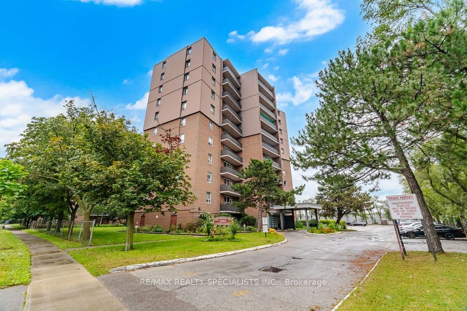 3065 Queen Frederica Drive 403, Mississauga, ON L4Y 3A3 – main photo