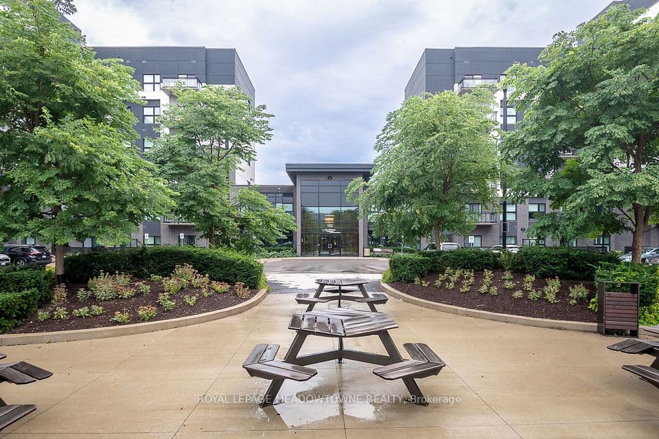 102 Grovewood Common 205, Oakville, ON L6H 0X2 – photo 2