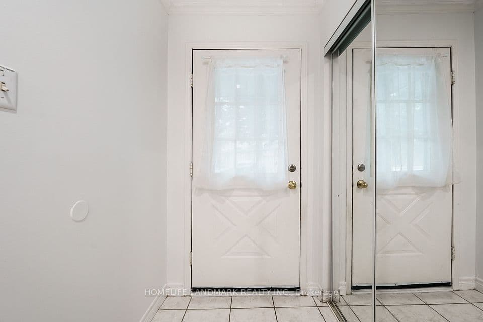 2945 Thomas Street 103, Mississauga, ON L5M 6C1 – photo 3