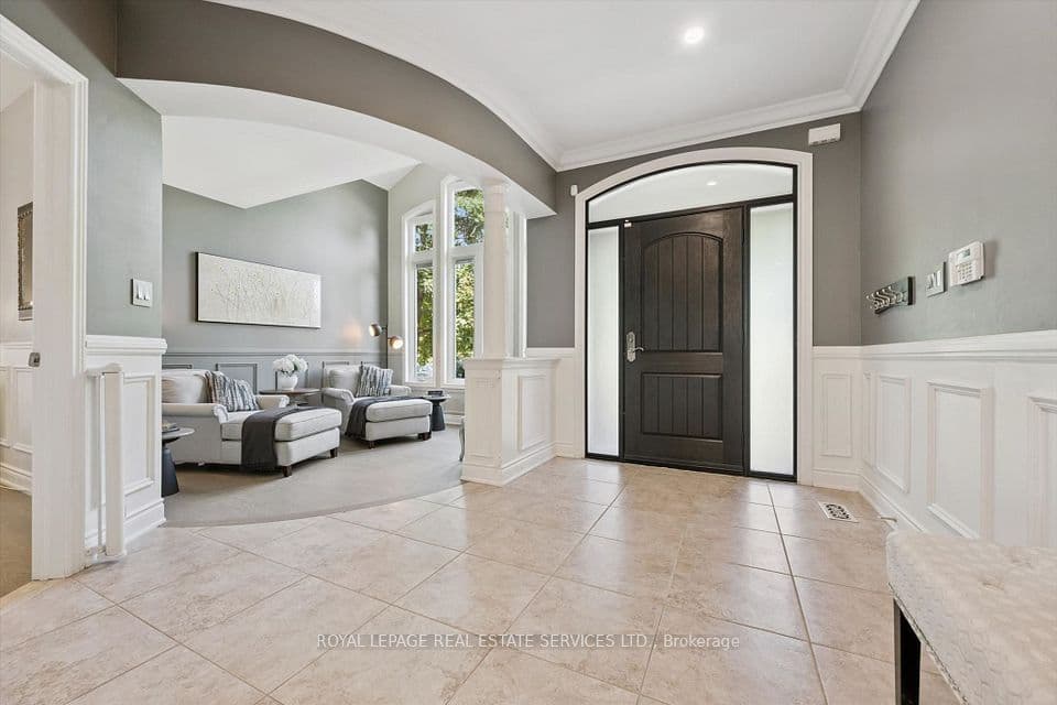 1036 Valley Crest Circle, Oakville, ON L6H 6W8 – photo 3