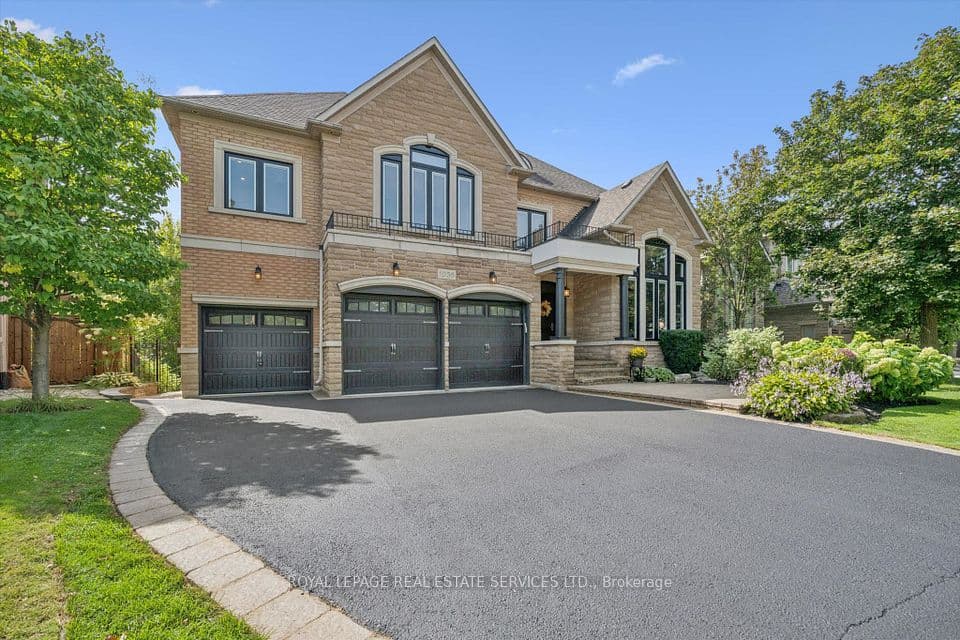 1036 Valley Crest Circle, Oakville, ON L6H 6W8 – main photo