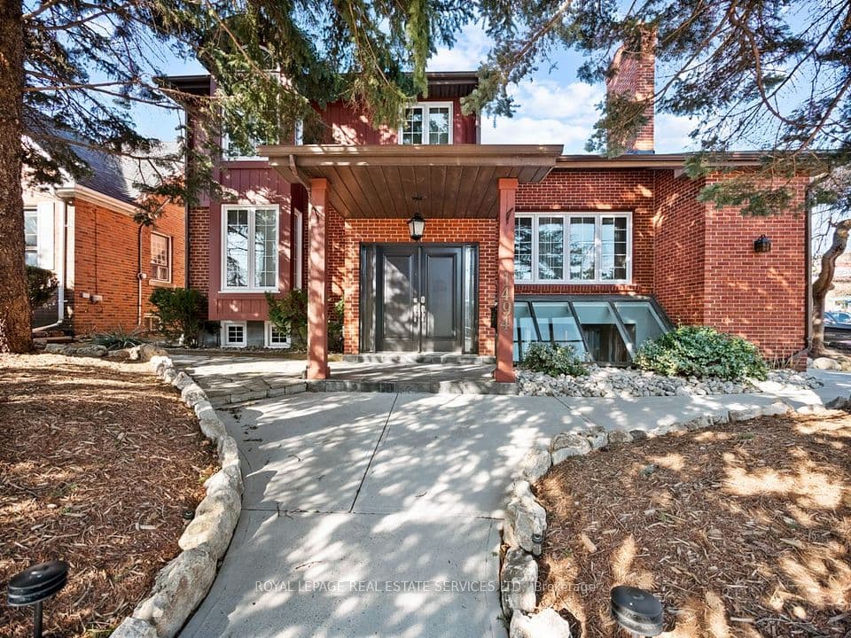 1494 Islington Avenue, Toronto, ON M9A 3L5 – main photo