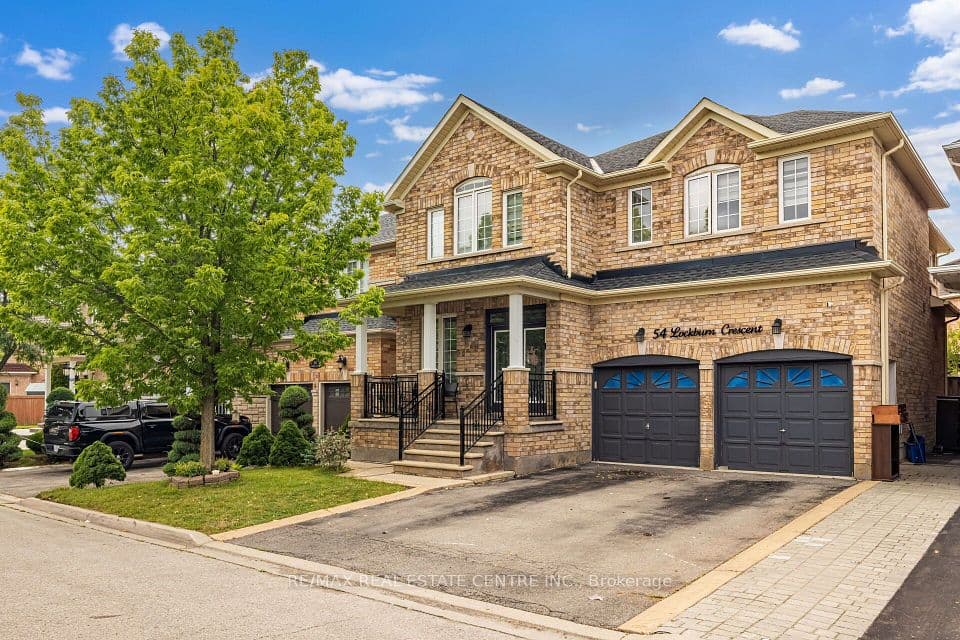 54 Lockburn Crescent, Brampton, ON L7A 3W8 – photo 3