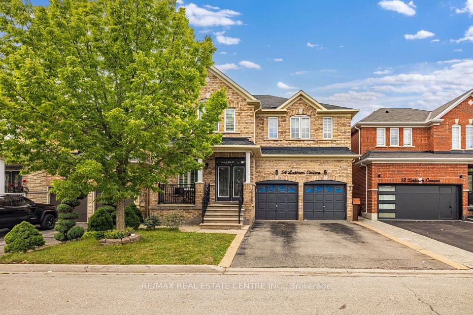 54 Lockburn Crescent, Brampton, ON L7A 3W8 – photo 2