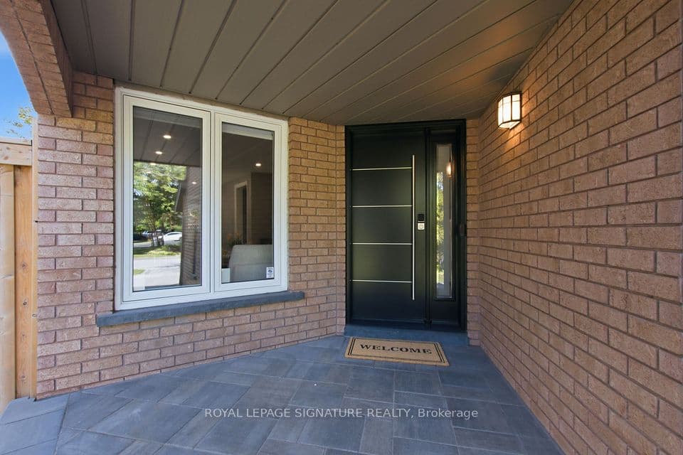 2516 Willowburne Drive, Mississauga, ON L5M 5E9 – photo 2