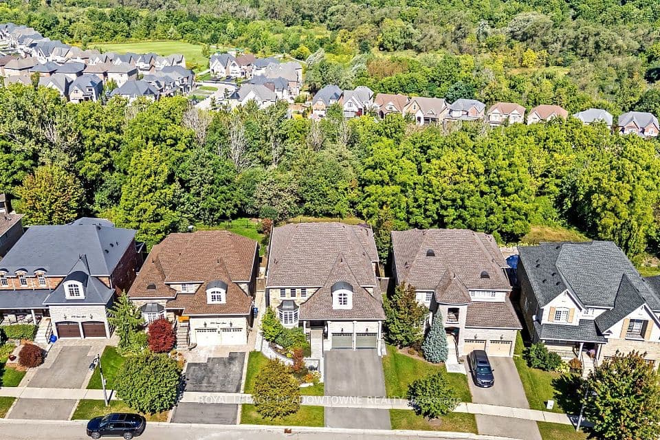 288 Eaton Street, Halton Hills, ON L7G 6N8 – photo 2