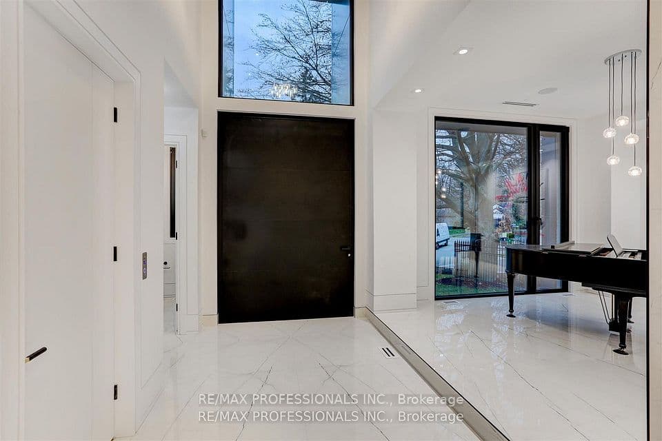 91 Valecrest Drive, Toronto, ON M9A 4P5 – photo 3