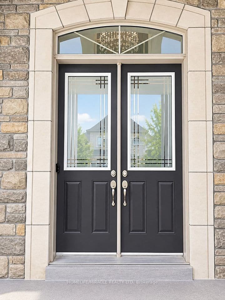 11 Hertonia Street, Brampton, ON L6P 4E6 – main photo