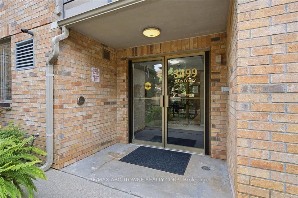 3499 Upper Middle Road 203, Burlington, ON L7M 4M7 – photo 3