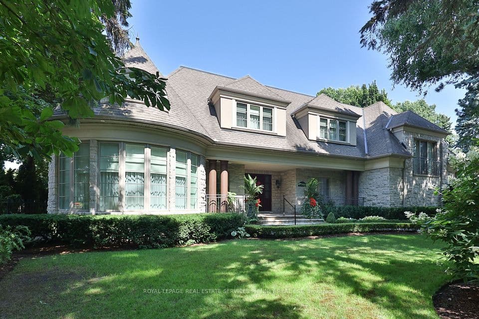 541 Arrowhead Road, Mississauga, ON L5H 1V5 – main photo