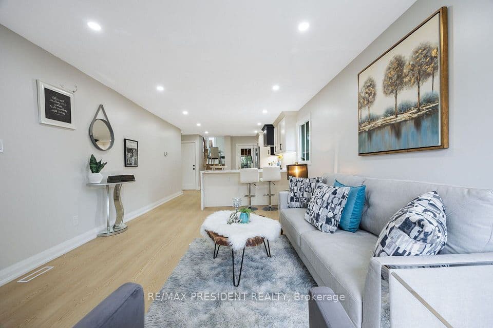 5 Simmons Boulevard, Brampton, ON L6V 3V3 – main photo
