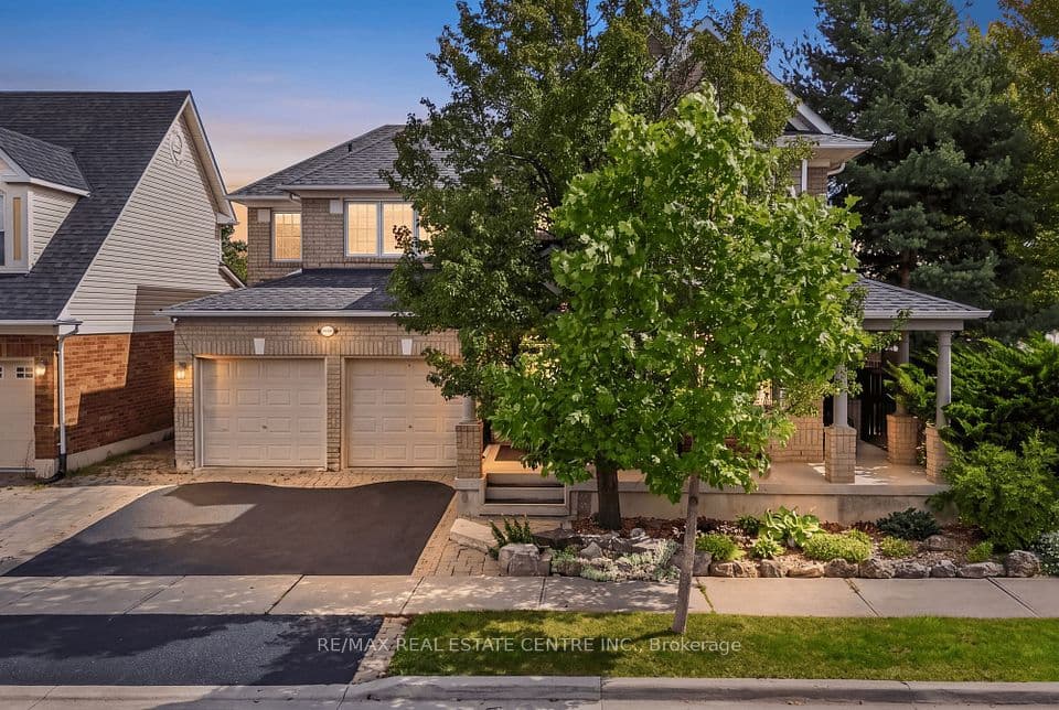 1667 Dempsey Crescent, Milton, ON L9T 5M5 – main photo