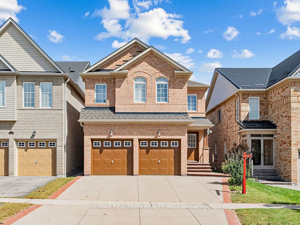 4841 Apple Blossom Circle, Mississauga, ON L5V 3C6 – main photo