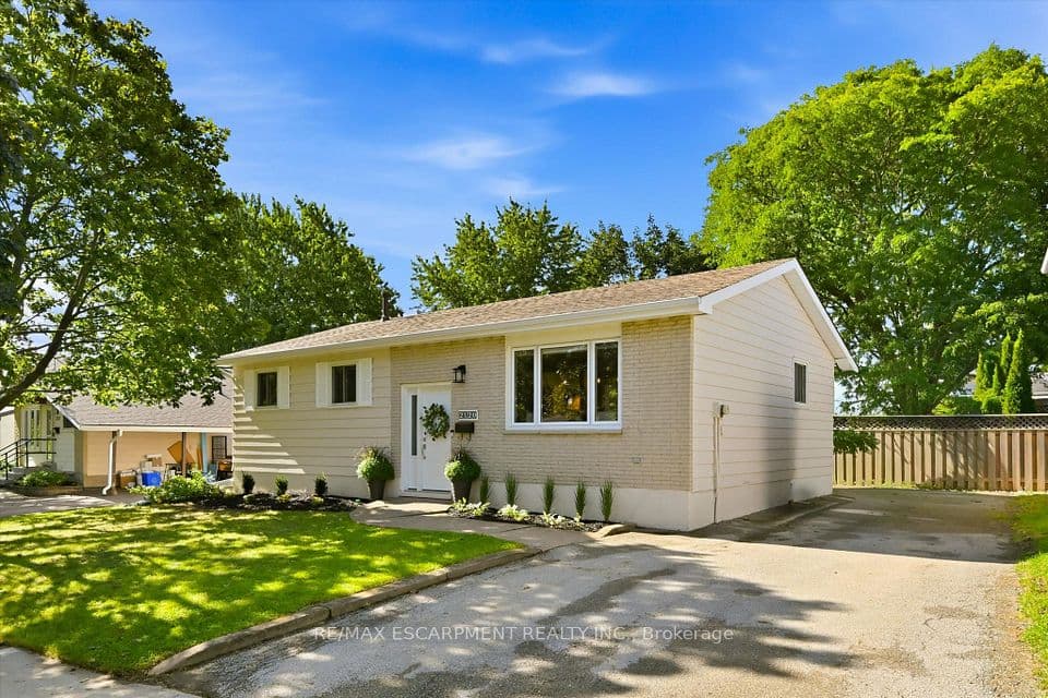 2120 Cavendish Drive, Burlington, ON L7P 1Z3 – photo 3