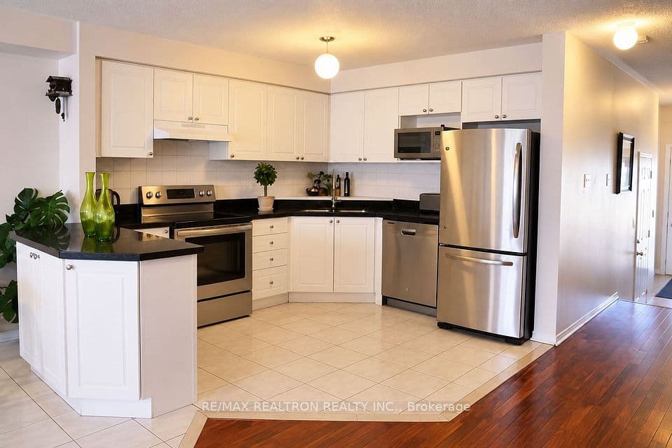 5530 Glen Erin Drive 23, Mississauga, ON L5M 6E8 – photo 3