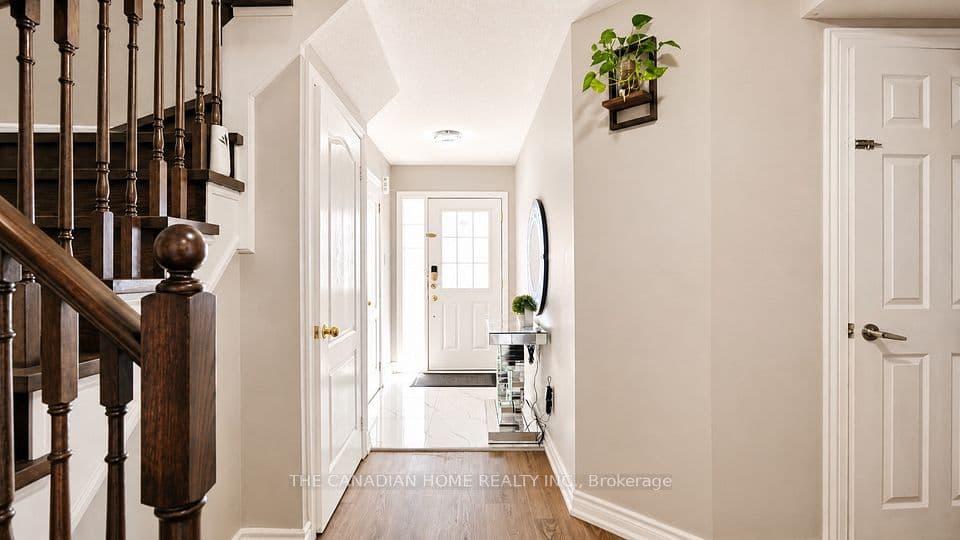 124 Tomabrook Crescent, Brampton, ON L6R 0V5 – photo 2