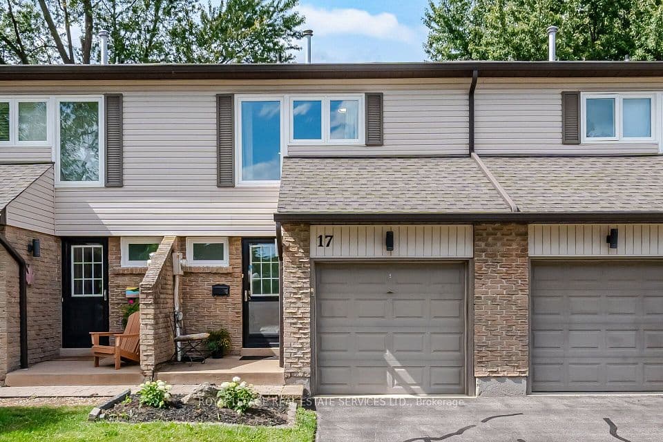 2411 Sovereign Street 17, Oakville, ON L6L 1M1 – photo 2