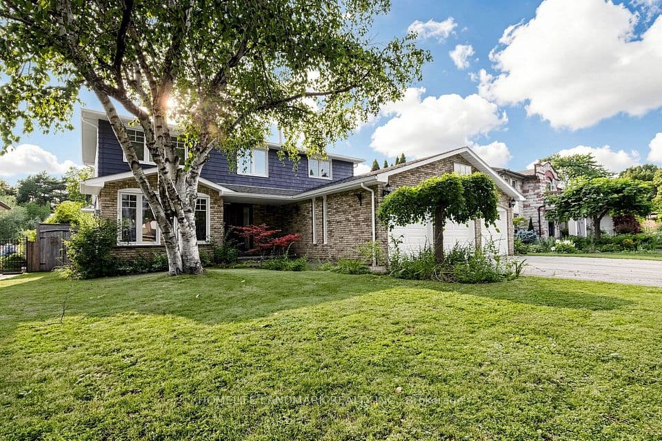 224 Valleyview Court, Oakville, ON L6L 5H8 – photo 2